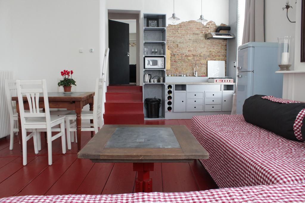 B & B Het Lemstra Hus ハルリンゲン エクステリア 写真